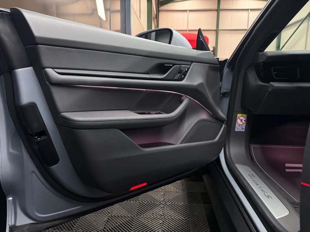 Used Porsche Taycan 2020 for sale - 77850190: Photo 37