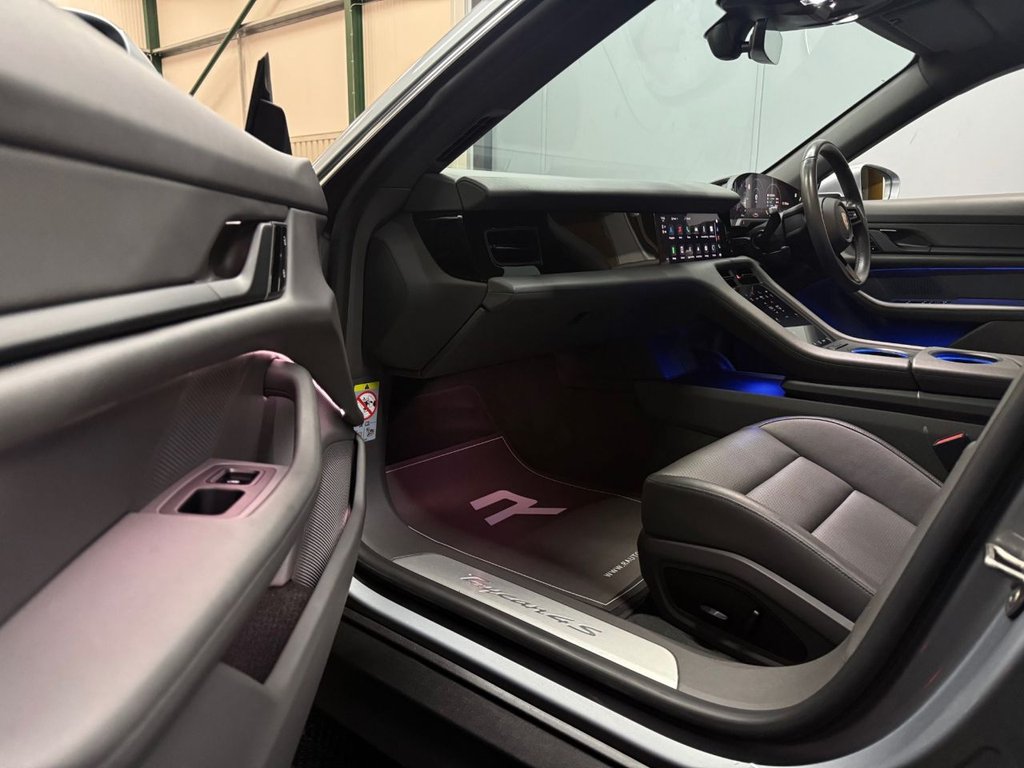 Used Porsche Taycan 2020 for sale - 77850190: Photo 38