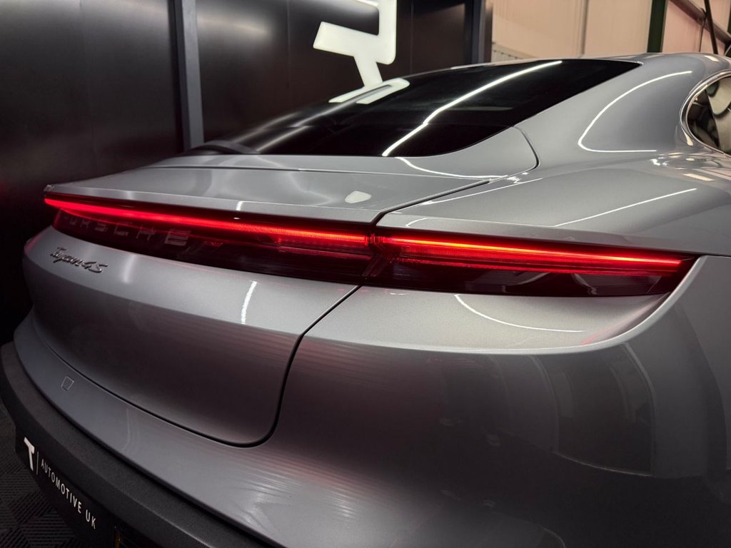 Used Porsche Taycan 2020 for sale - 77850190: Photo 5