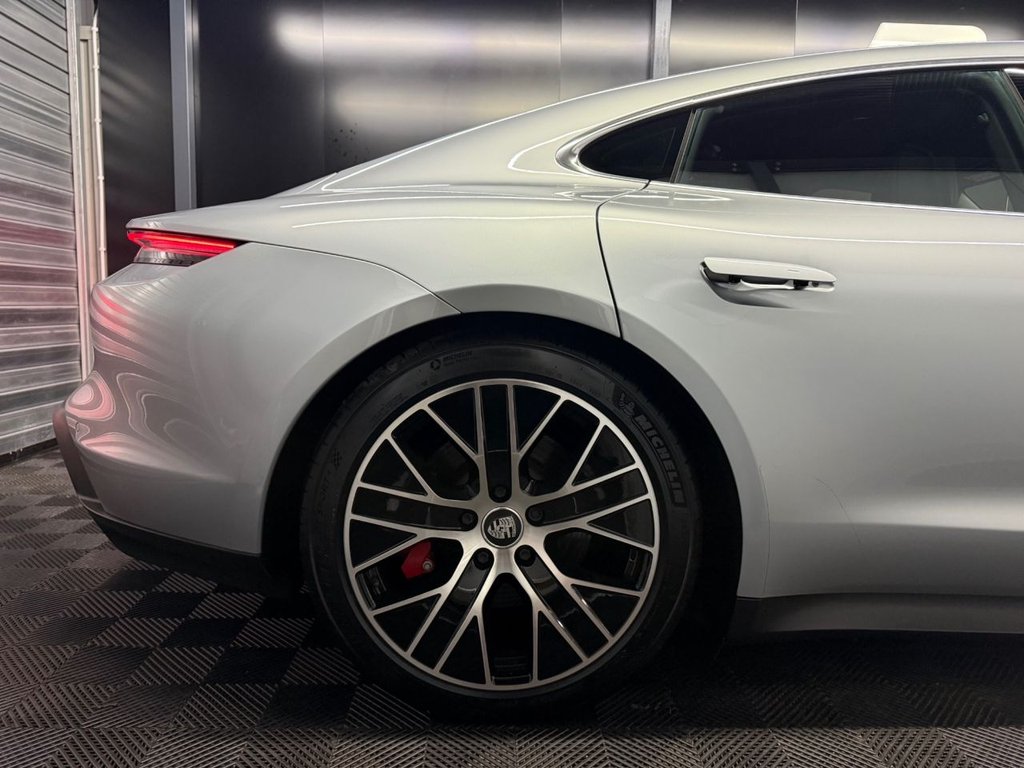 Used Porsche Taycan 2020 for sale - 77850190: Photo 7