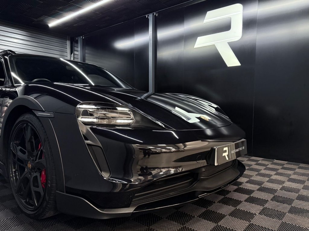 Used Porsche Taycan 2021 for sale - 76356312: Photo 14