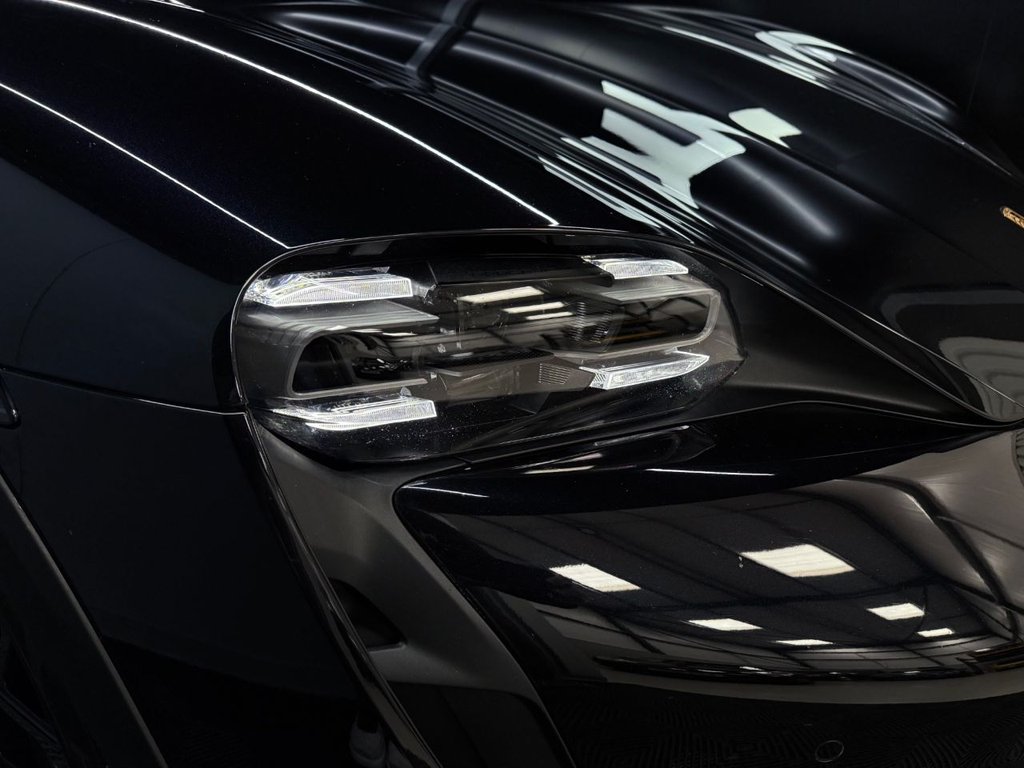 Used Porsche Taycan 2021 for sale - 76356312: Photo 16