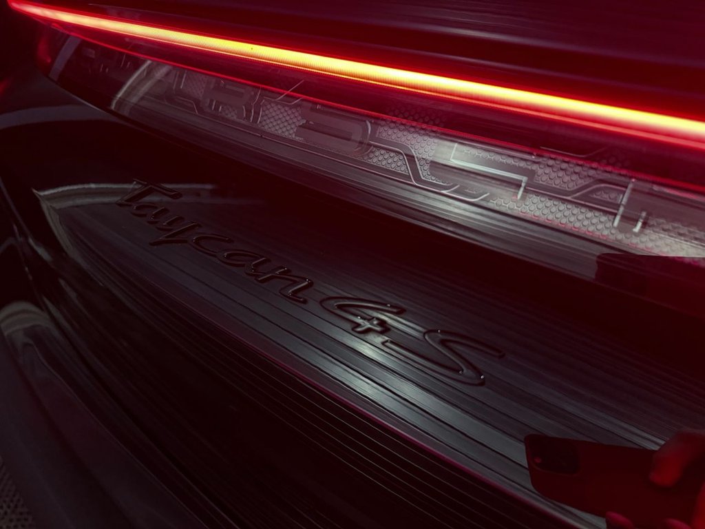 Used Porsche Taycan 2021 for sale - 76356312: Photo 23