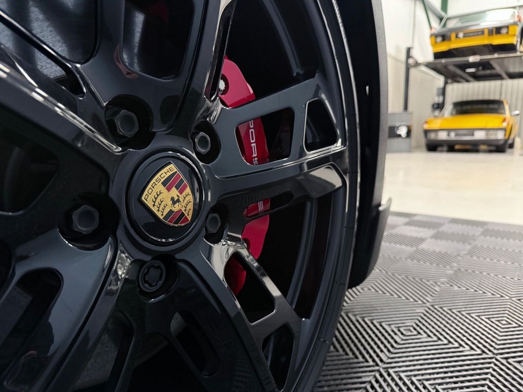 Used Porsche Taycan 2021 for sale - 76356312: Photo 24