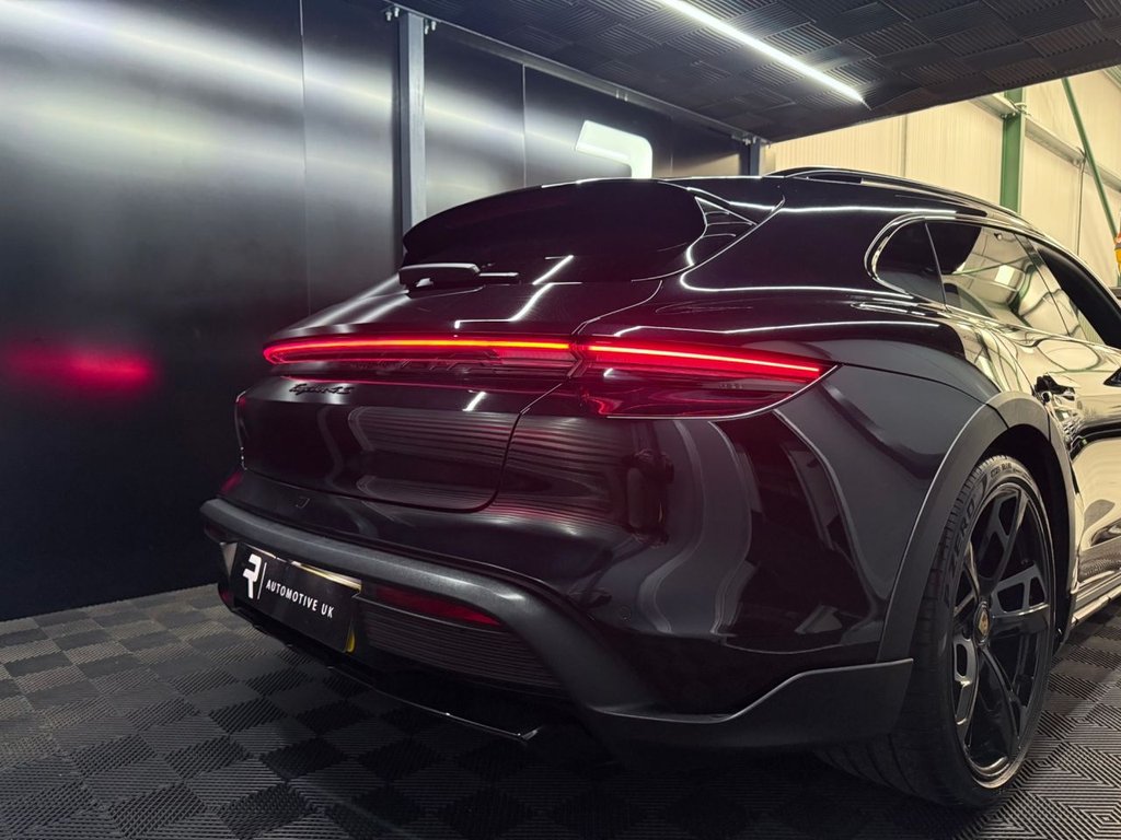 Used Porsche Taycan 2021 for sale - 76356312: Photo 30