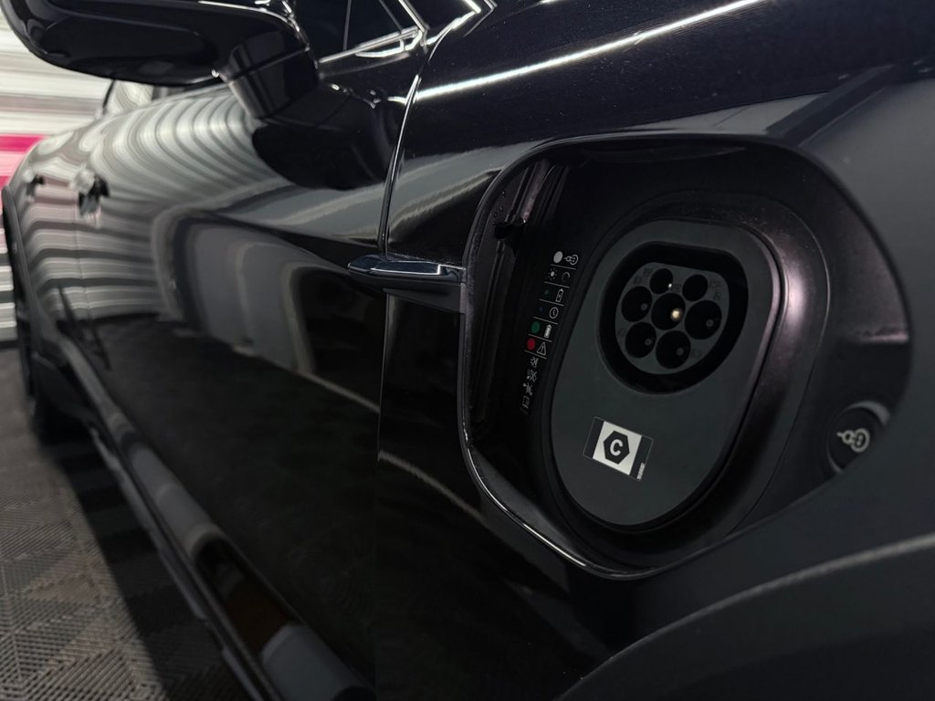 Used Porsche Taycan 2021 for sale - 76356312: Photo 32