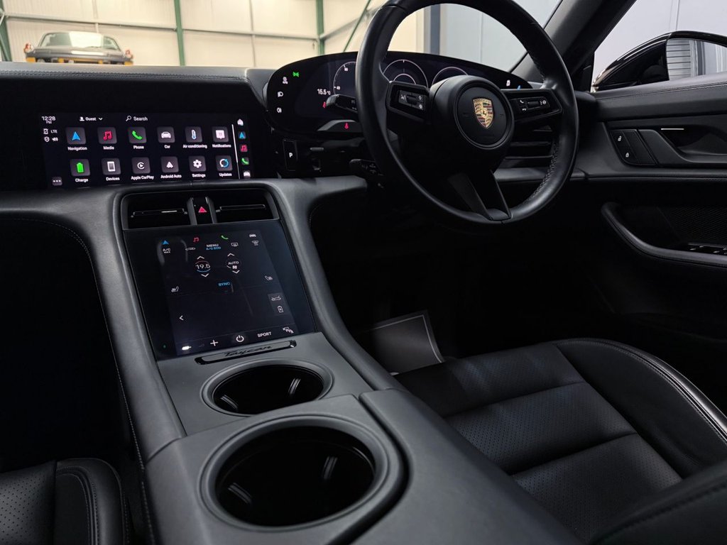 Used Porsche Taycan 2021 for sale - 76356312: Photo 40