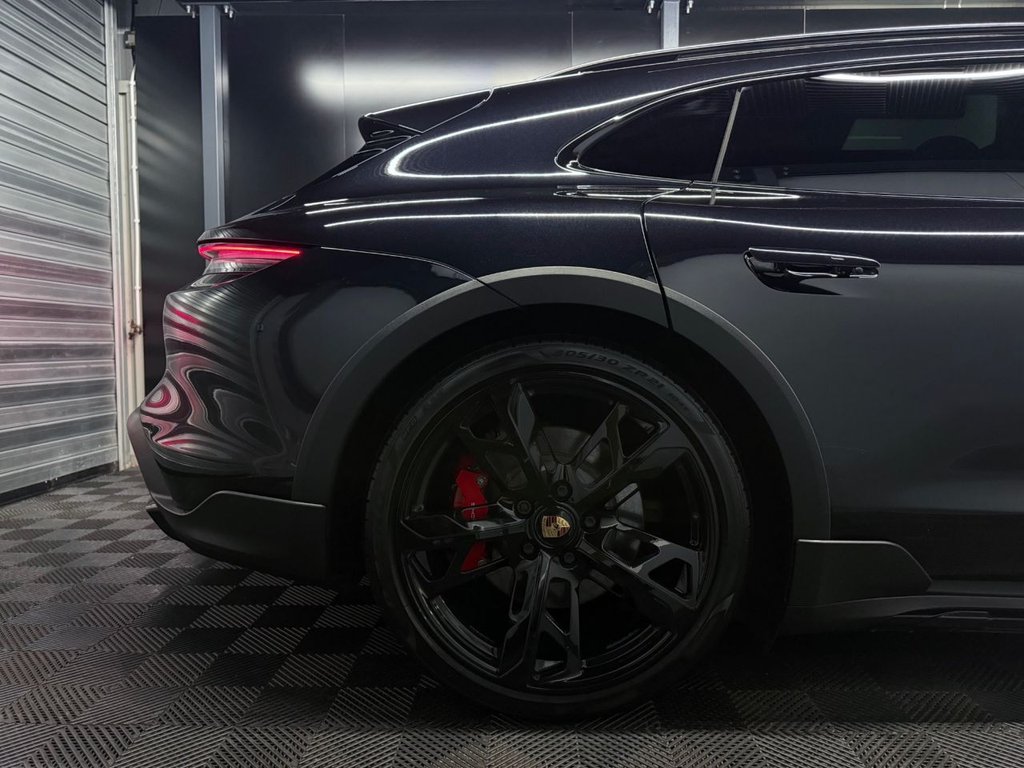 Used Porsche Taycan 2021 for sale - 76356312: Photo 5