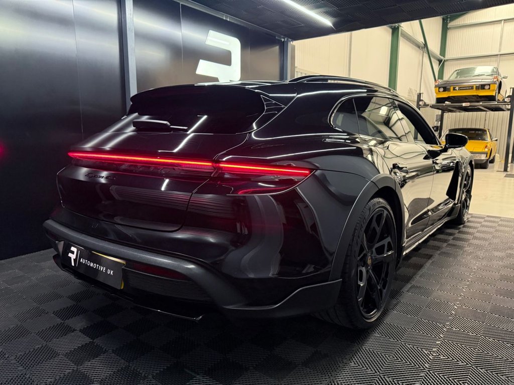 Used Porsche Taycan 2021 for sale - 76356312: Photo 8