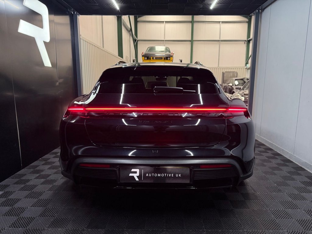 Used Porsche Taycan 2021 for sale - 76356312: Photo 9