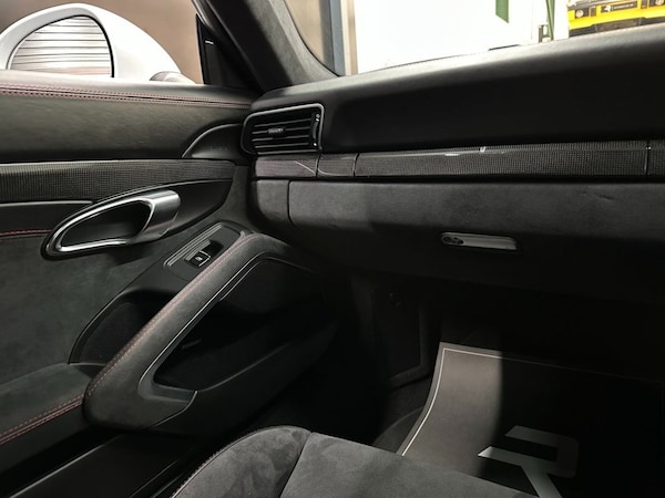 Used Porsche 911 2018 for sale - 75456734: Photo 37