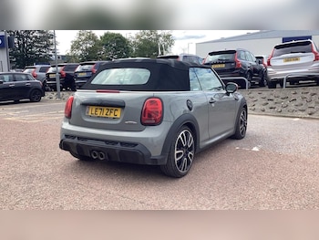 Used MINI Convertible 2024 for sale - 76012428: Photo