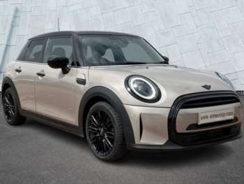 (23) - 5-Door Hatch Cooper Exclusive