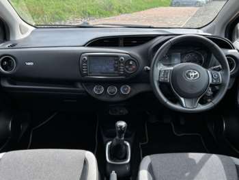 Used Toyota Yaris 2020 for sale - 74990623: Photo