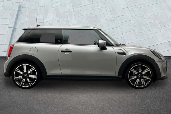 Used MINI Hatch 2024 for sale - 76084354: Photo 3