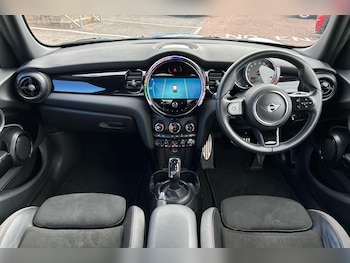 Used MINI Hatch 2022 for sale - 75298428: Photo
