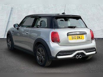 Used MINI Hatch 2023 for sale - 75102721: Photo