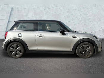 Used MINI Hatch 2023 for sale - 75102721: Photo