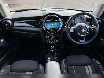 Used MINI Hatch 2023 for sale - 75102721: Photo