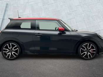 Used MINI Hatch 2025 for sale - 75051702: Photo
