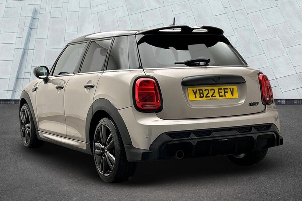 Used MINI Hatch 2022 for sale - 75635178: Photo 2