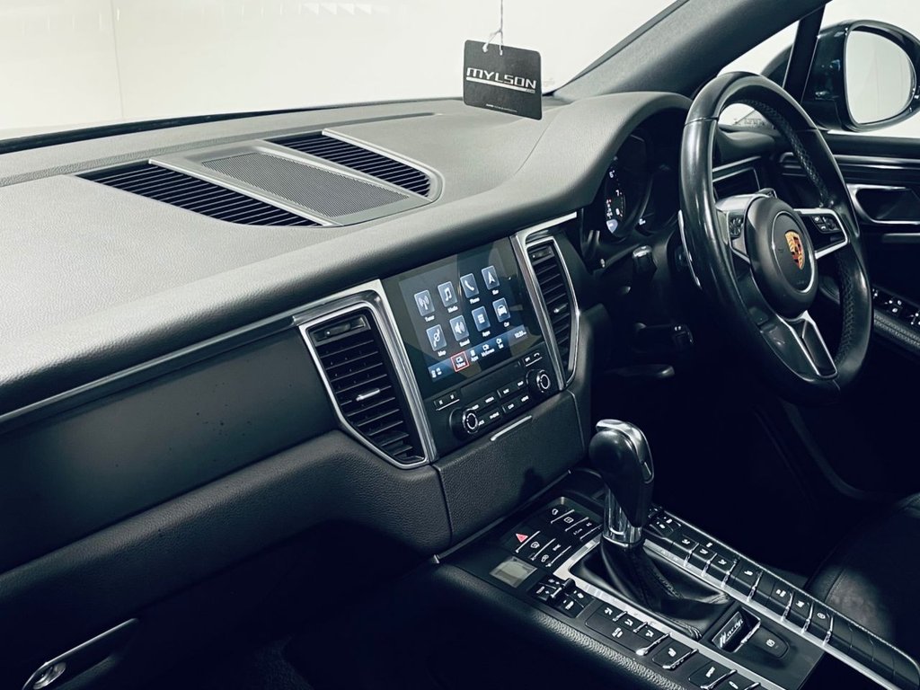 Used Porsche Macan 2018 for sale - 77256181: Photo 5