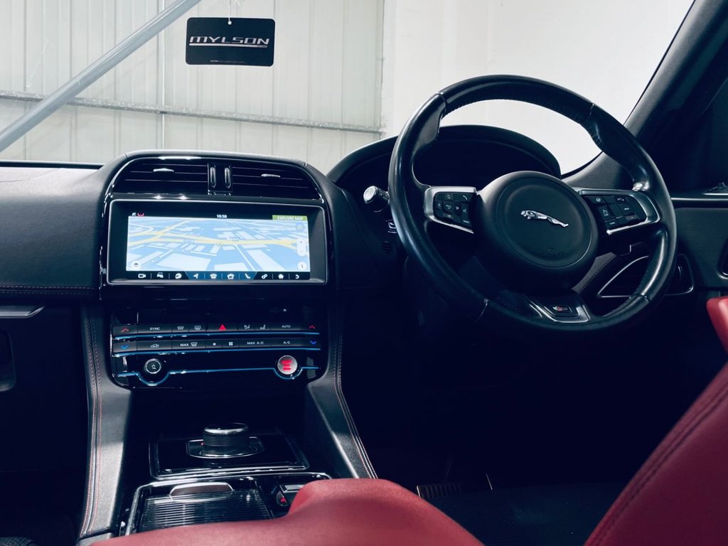 Used Jaguar F-Pace 2017 for sale - 77048969: Photo 5