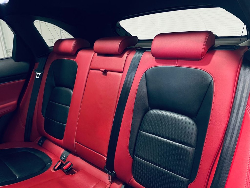 Used Jaguar F-Pace 2017 for sale - 77048969: Photo 7