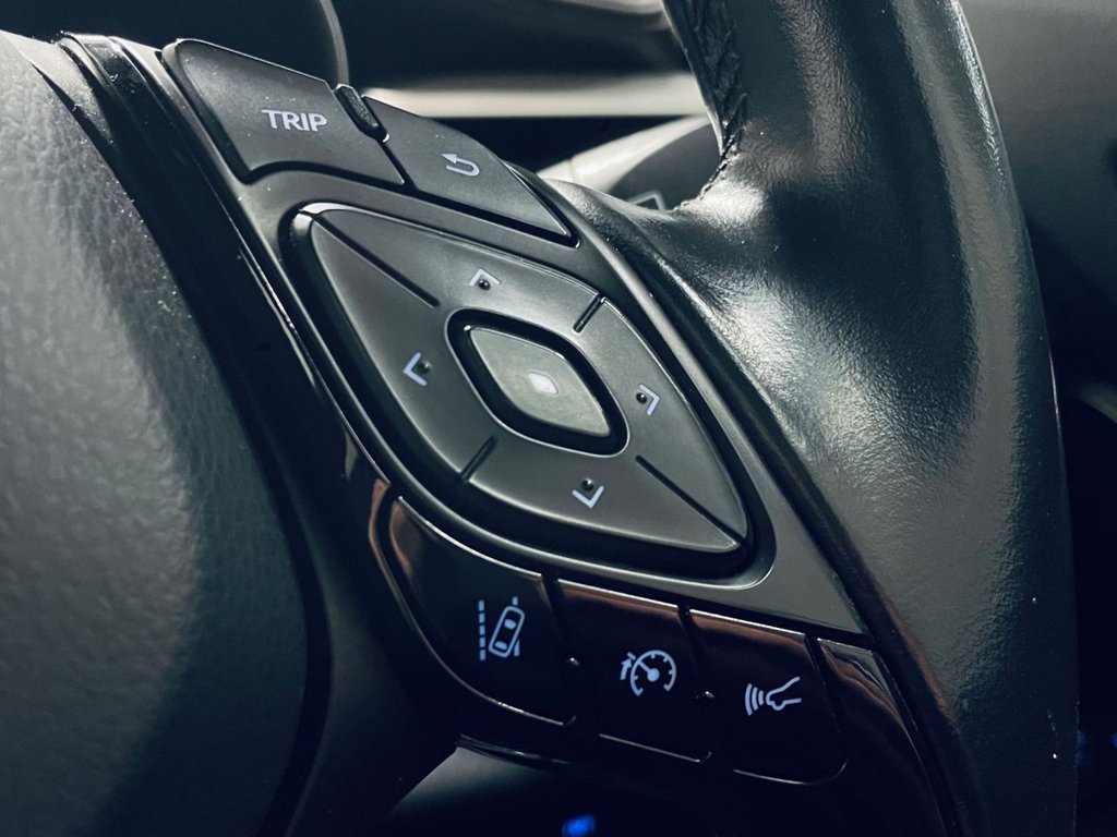 Used Toyota C-HR 2018 for sale - 77205377: Photo 17