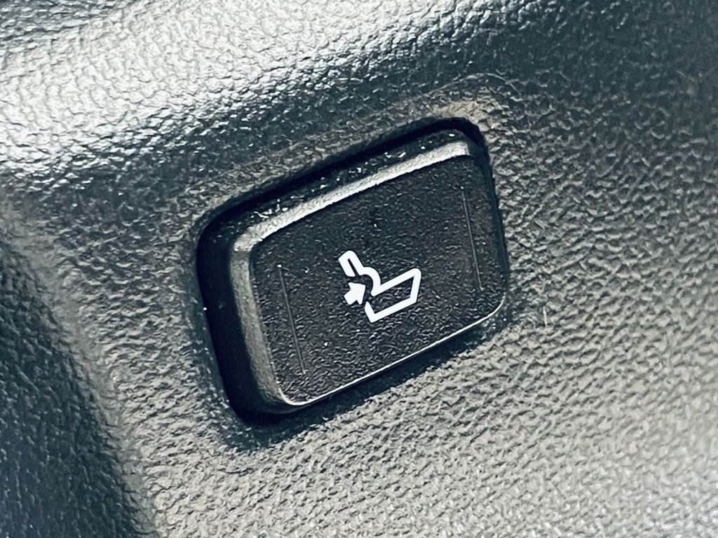 Used Toyota C-HR 2018 for sale - 77205377: Photo 19