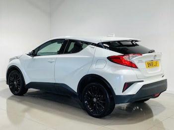 Used Toyota C-HR 2018 for sale - 77205377: Photo