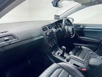 Used Volkswagen Golf 2020 for sale - 77049077: Photo