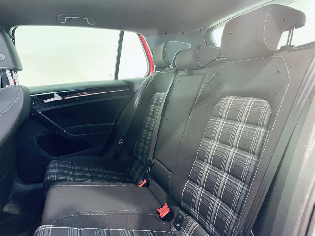 Used Volkswagen Golf 2014 for sale - 77122039: Photo 5