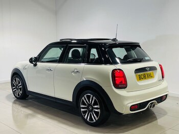 Used MINI Hatch 2018 for sale - 77477334: Photo
