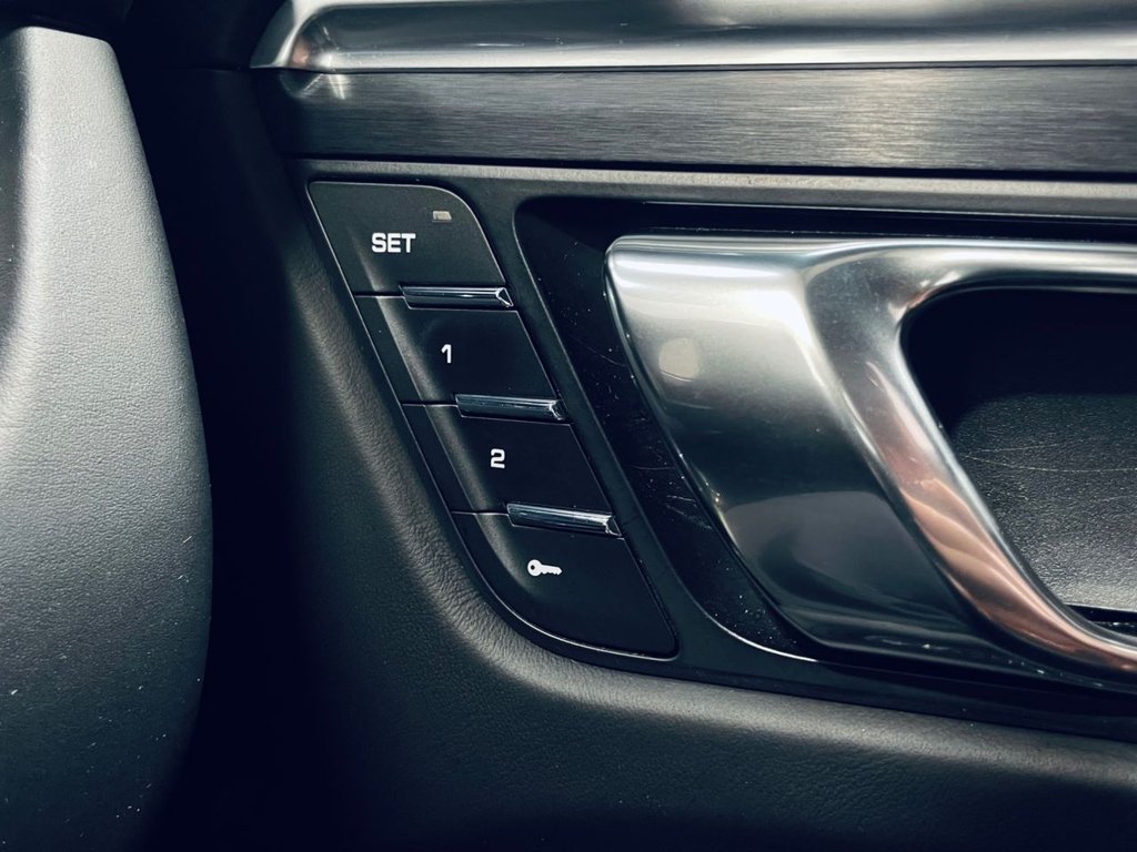 Used Porsche Macan 2016 for sale - 77672732: Photo 12