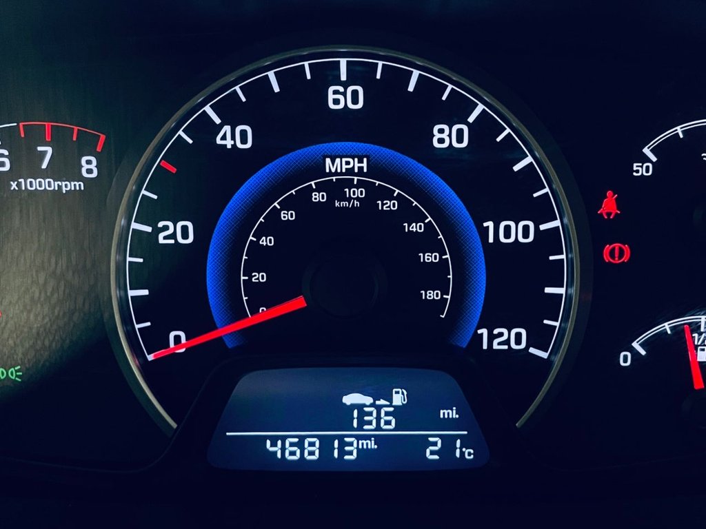 Used Hyundai i10 2015 for sale - 76190806: Photo 8