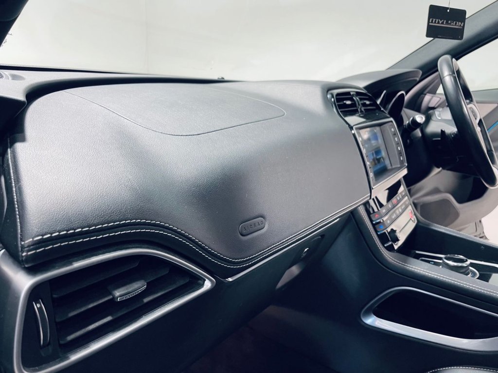 Used Jaguar F-Pace 2017 for sale - 77048615: Photo 6