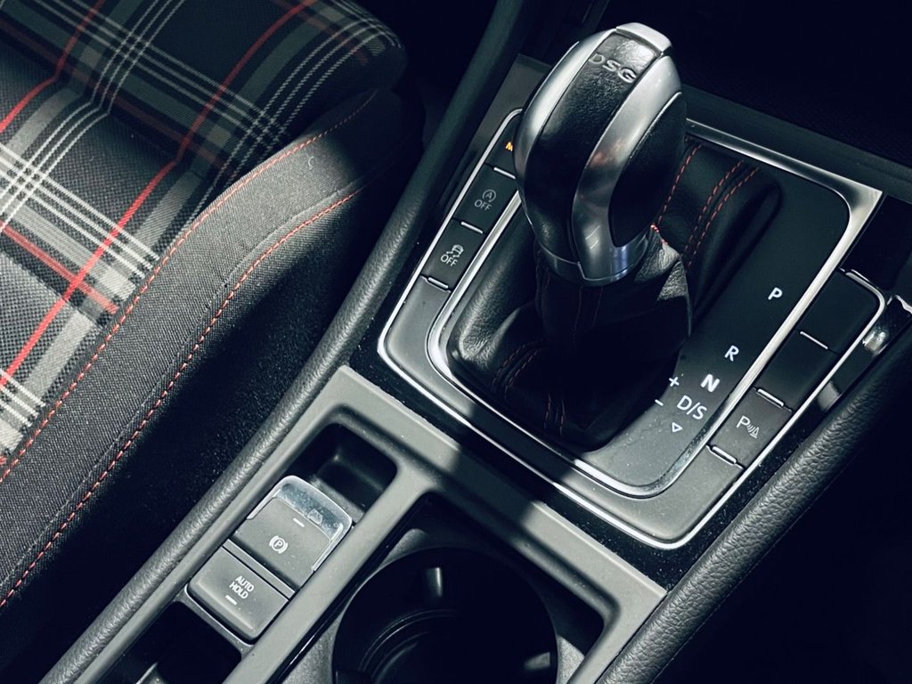 Used Volkswagen Golf 2018 for sale - 77048757: Photo 21