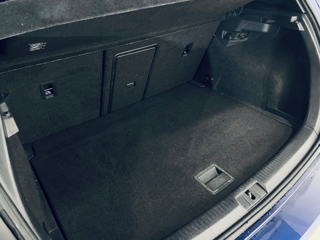 Used Volkswagen Golf 2018 for sale - 77048757: Photo 25