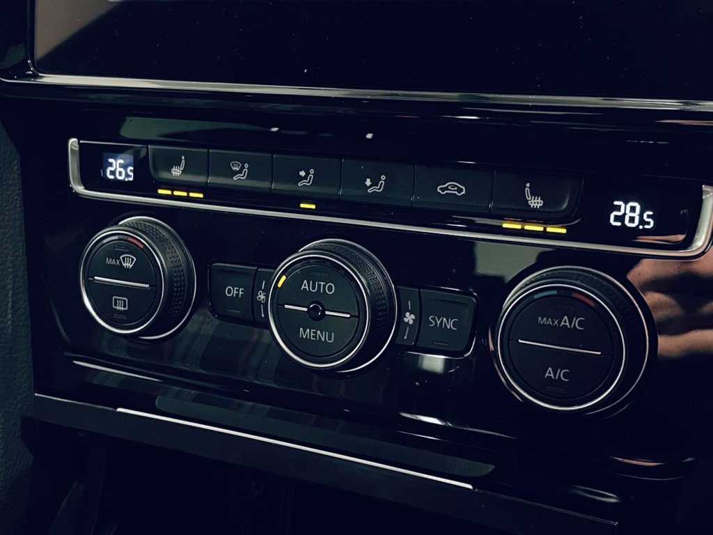 Used Volkswagen Golf 2018 for sale - 77048757: Photo 9