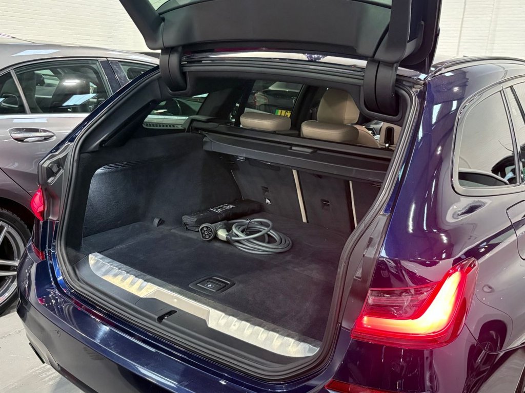 Used BMW 3 Series 2021 for sale - 76617235: Photo 28