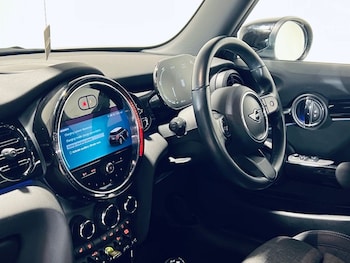 Used MINI Hatch 2021 for sale - 77048869: Photo