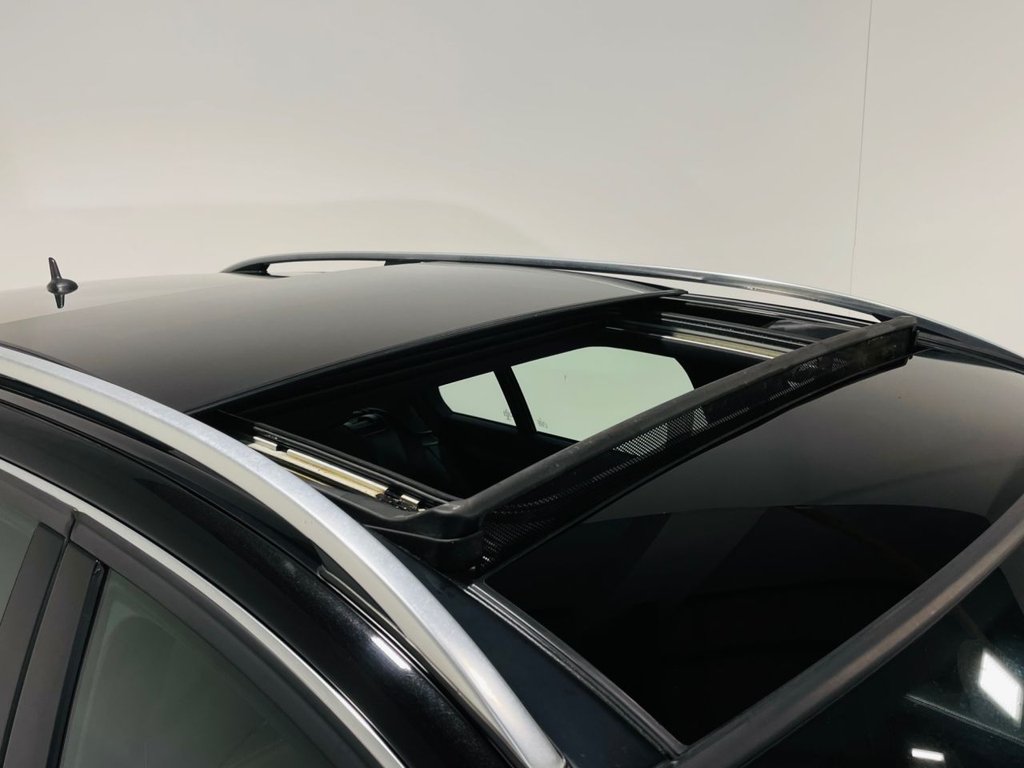 Used Mercedes-Benz C Class 2014 for sale - 77627345: Photo 2