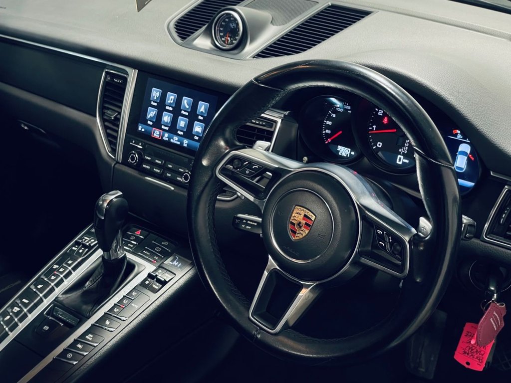 Used Porsche Macan 2017 for sale - 77256114: Photo 24