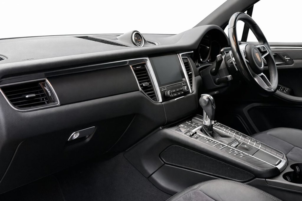 Used Porsche Macan 2017 for sale - 77256114: Photo 3