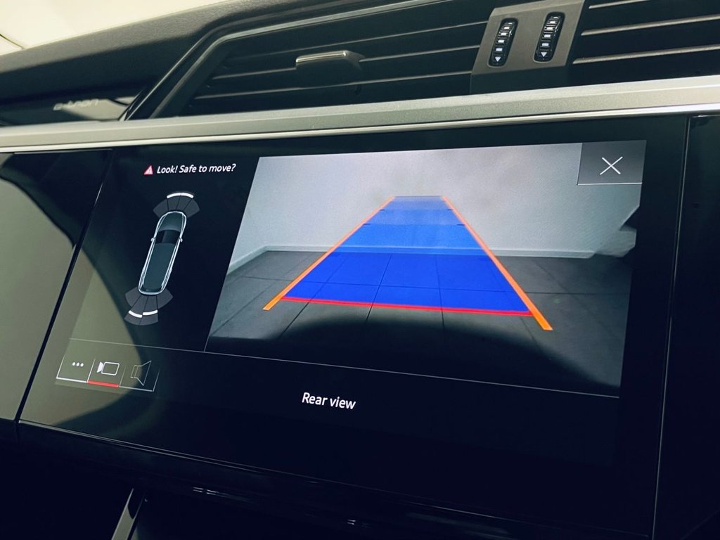 Used Audi e-tron 2020 for sale - 77048663: Photo 2