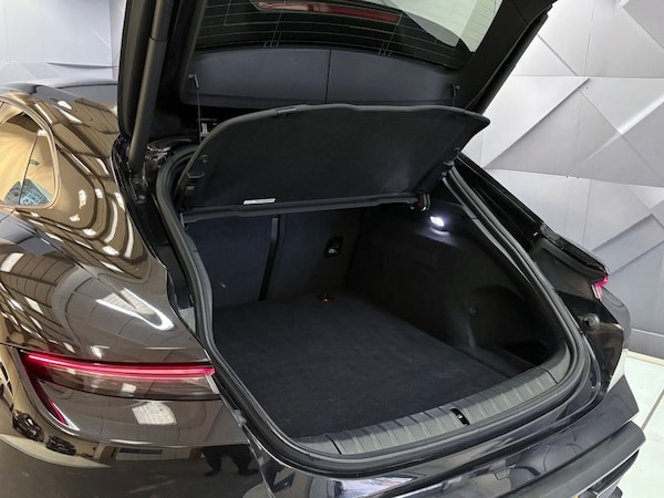 Used Porsche Taycan 2023 for sale - 76190776: Photo 15