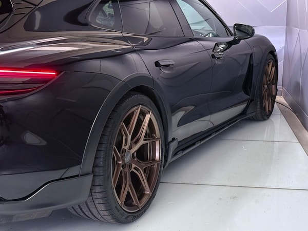 Used Porsche Taycan 2023 for sale - 76190776: Photo 16