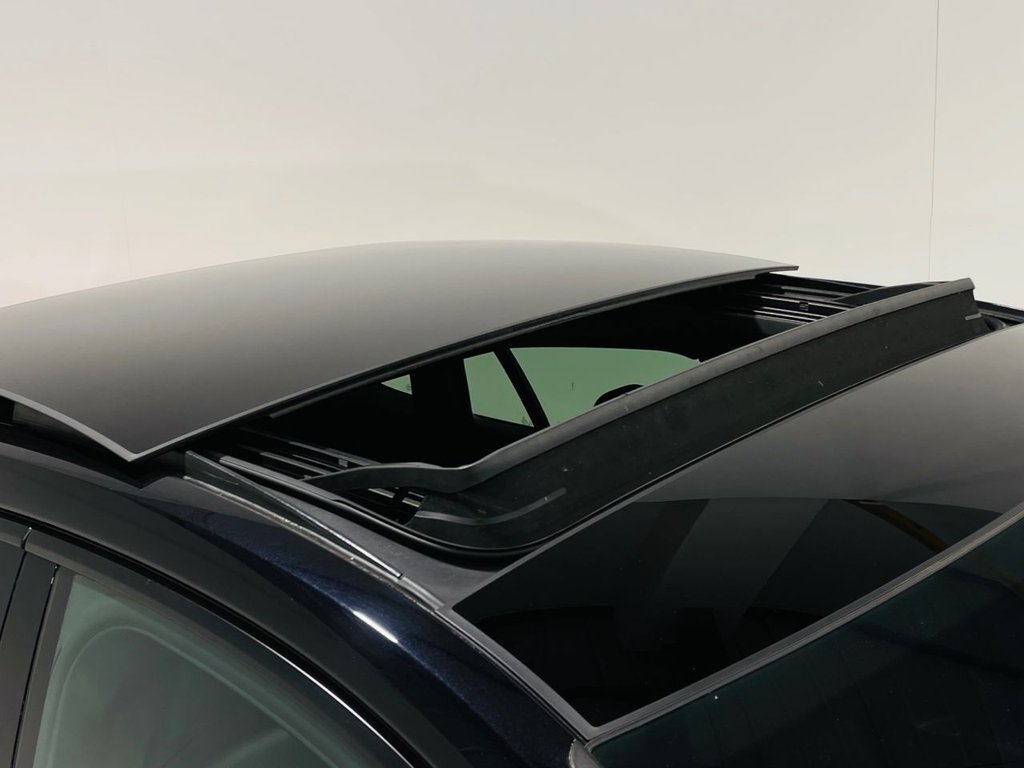 Used Porsche Panamera 2017 for sale - 77780238: Photo 2