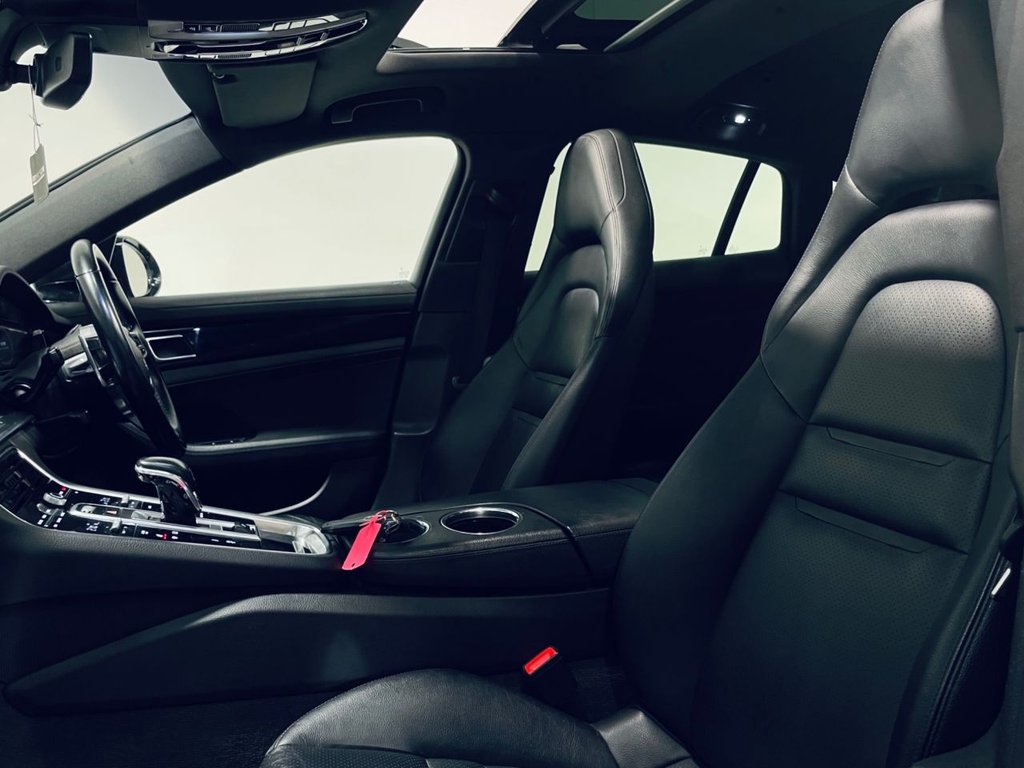 Used Porsche Panamera 2017 for sale - 77780238: Photo 4